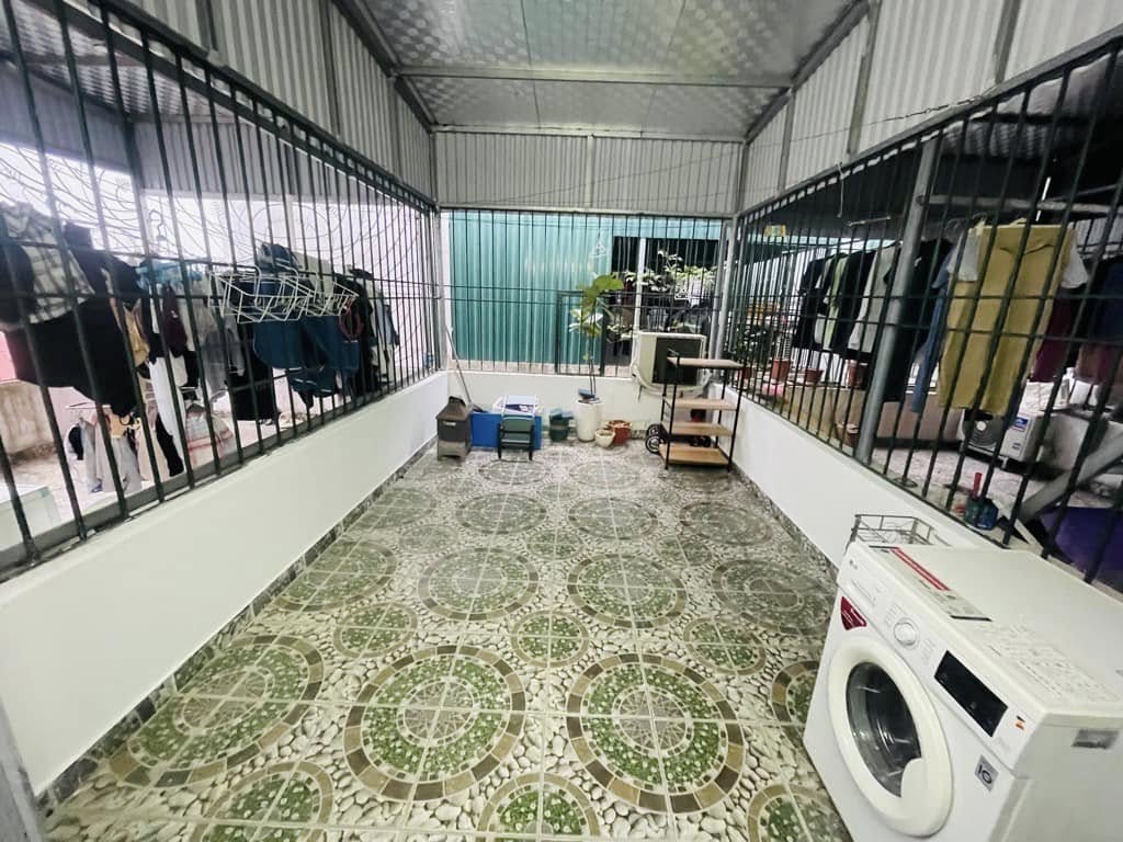 Bán nhà Thạch Bàn 30m 5tầng Mặt Tiền 3,3m Giá 4,75tỷ