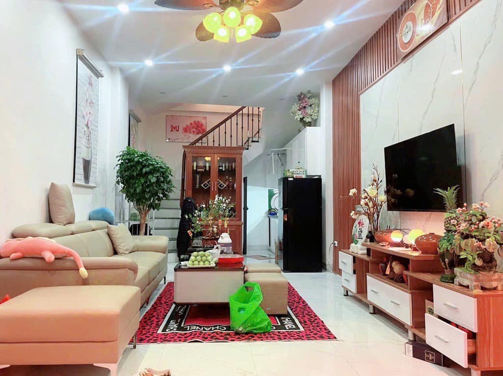 Nhà mới Phúc lợi 36m 5tâng mt 4m giá 5,35tỷ
