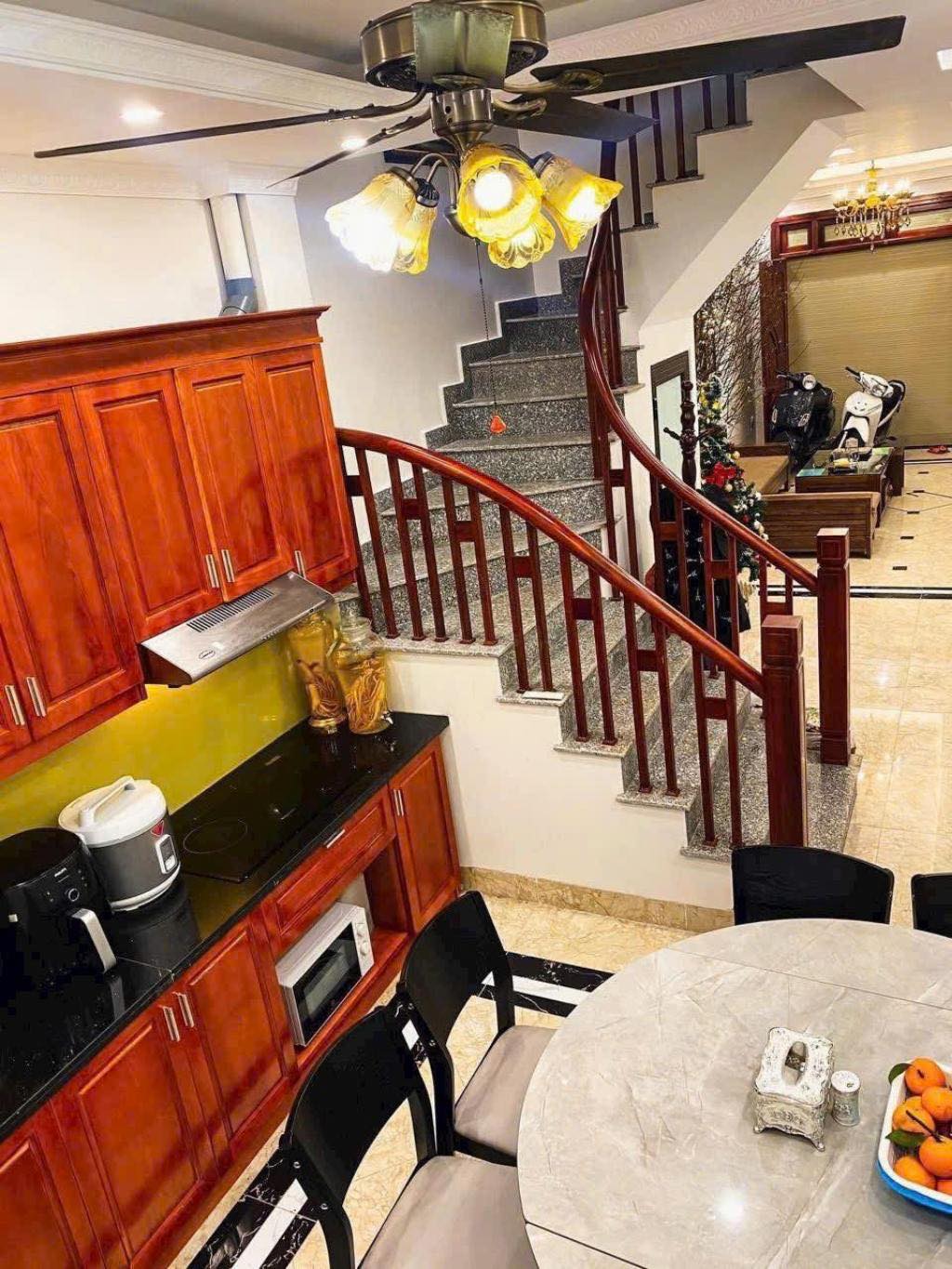 Bán nhà VŨ XUÂN THIỀU - LÔ GÓC - 43,5m 4tầng Giá 6,8tỷ