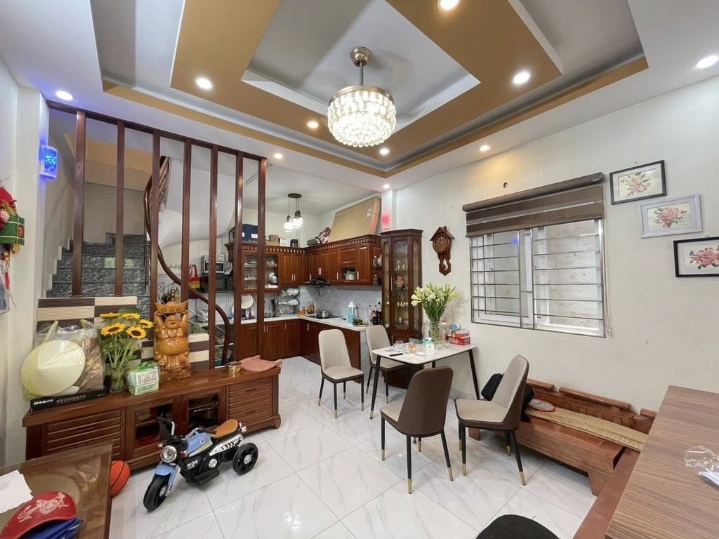 THẠCH BÀN -LONG BIÊN - NHÀ DÂN XÂY - HAI THOÁNG - NGÕ NÔNG - GẦN Ô TÔ TRÁNH