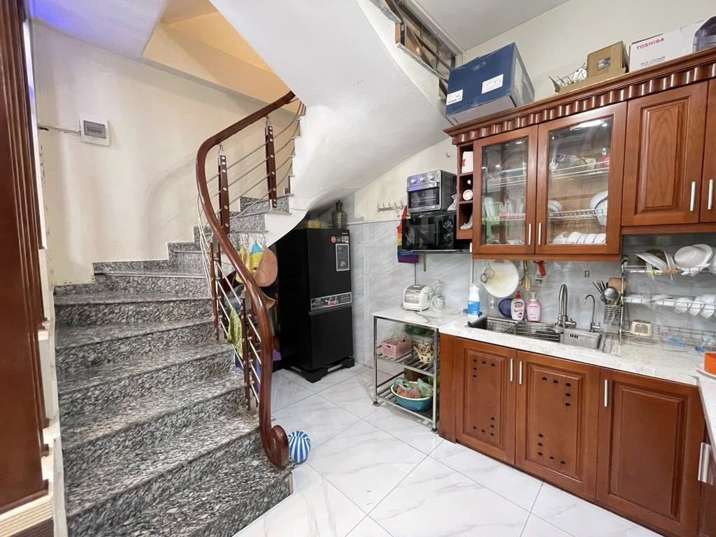 THẠCH BÀN -LONG BIÊN - NHÀ DÂN XÂY - HAI THOÁNG - NGÕ NÔNG - GẦN Ô TÔ TRÁNH