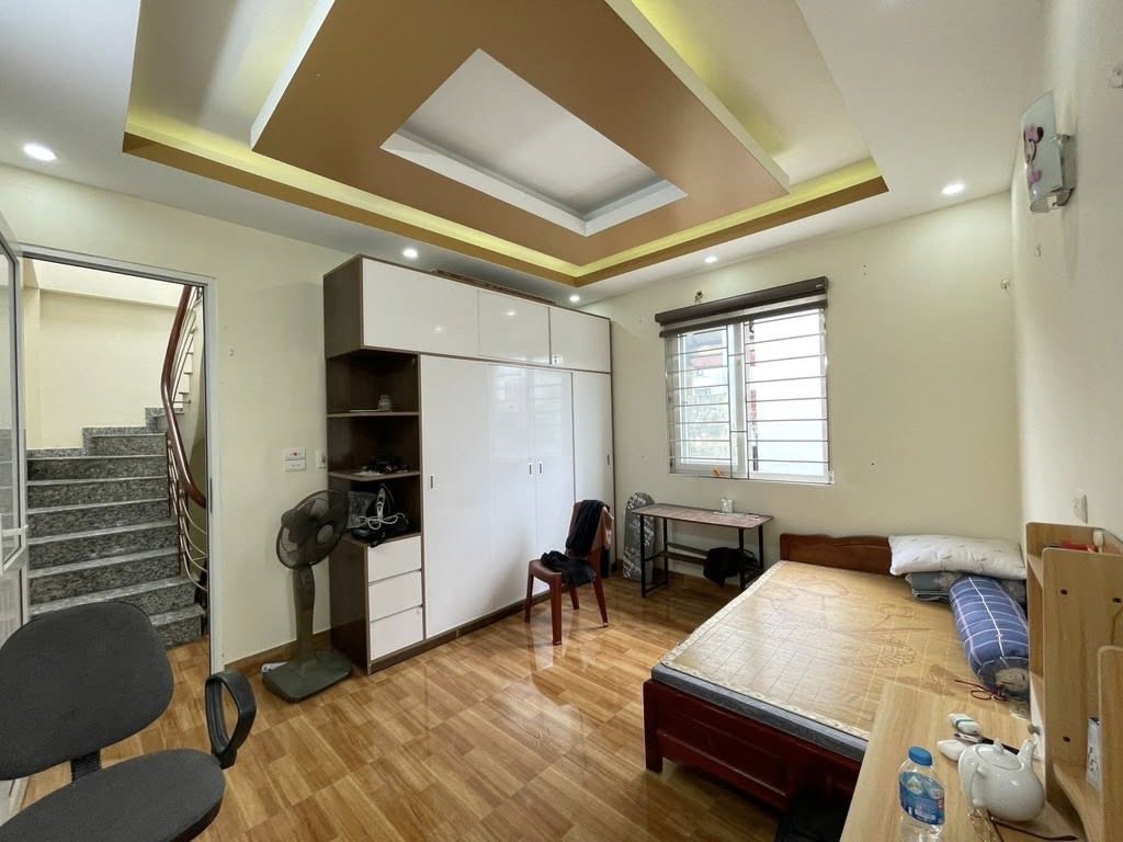 THẠCH BÀN -LONG BIÊN - NHÀ DÂN XÂY - HAI THOÁNG - NGÕ NÔNG - GẦN Ô TÔ TRÁNH