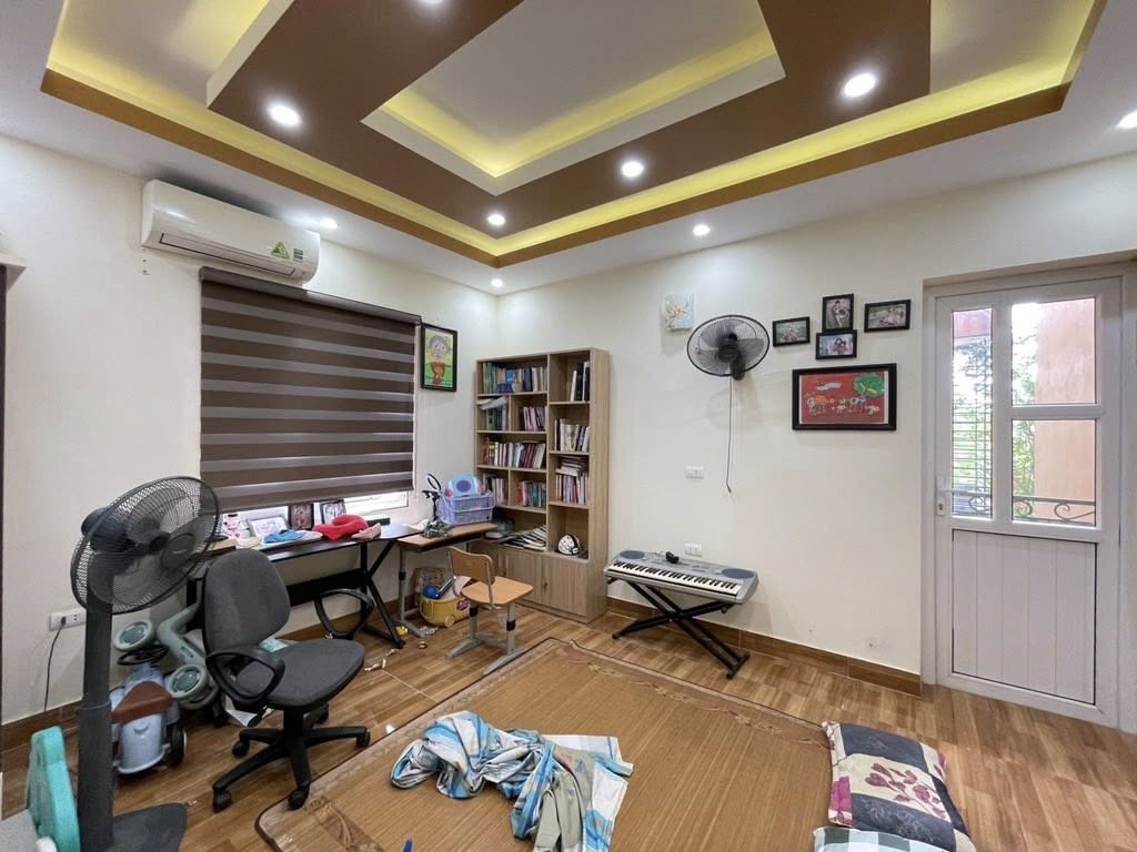 THẠCH BÀN -LONG BIÊN - NHÀ DÂN XÂY - HAI THOÁNG - NGÕ NÔNG - GẦN Ô TÔ TRÁNH