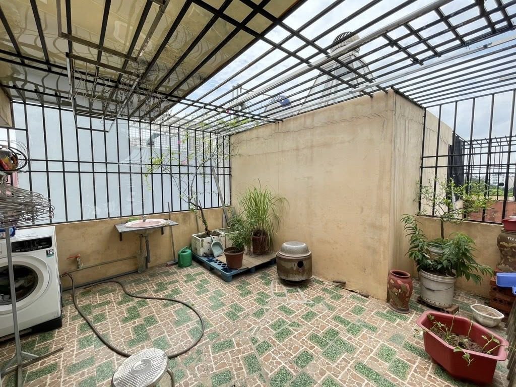 THẠCH BÀN -LONG BIÊN - NHÀ DÂN XÂY - HAI THOÁNG - NGÕ NÔNG - GẦN Ô TÔ TRÁNH