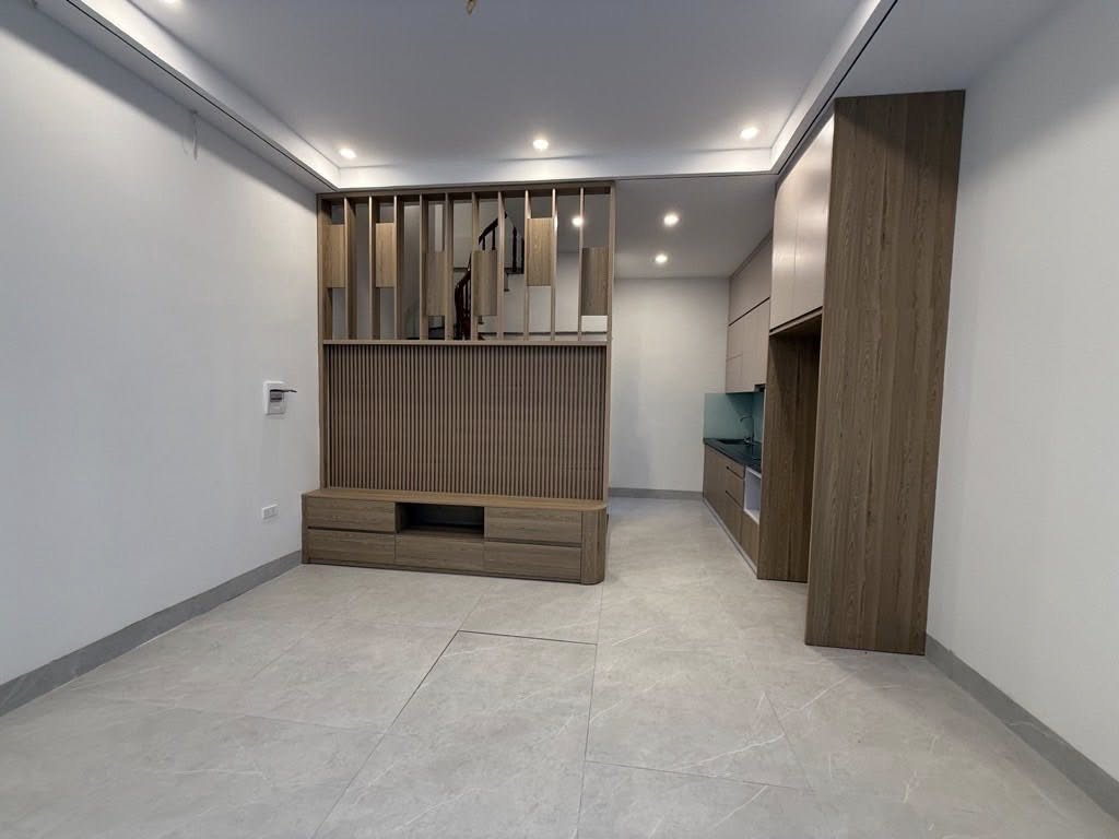 NHÀ MỚI CỰ KHỐI 30m 4tầng MT 4,5m - 3 phòng ngủ - Giá 4,15tỷ