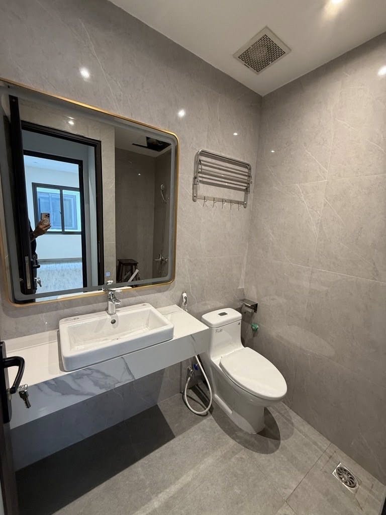 NHÀ MỚI CỰ KHỐI 30m 4tầng MT 4,5m - 3 phòng ngủ - Giá 4,15tỷ