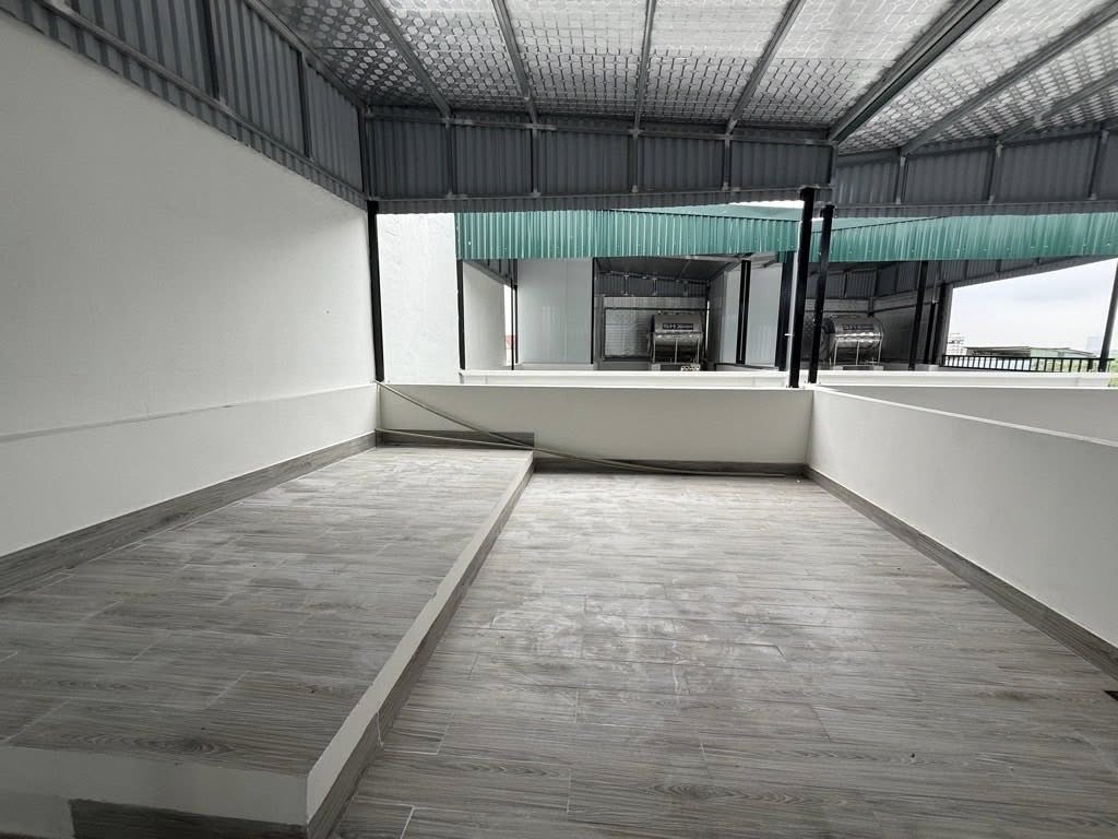 NHÀ MỚI CỰ KHỐI 30m 4tầng MT 4,5m - 3 phòng ngủ - Giá 4,15tỷ