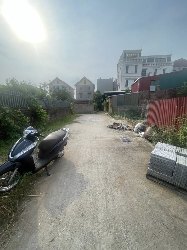 Bán đất Đông Dư 57m  - mặt tiền 5m - oto tránh - vuông vắn - giá 5,85tỷ