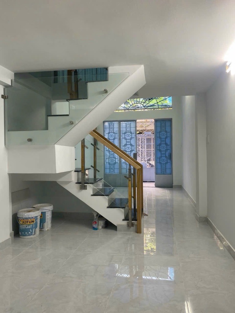 Nhà bán HXH, Trần Hưng Đạo , Q5 , 32m2, 3 tầng , giá 6,3 tỷ.