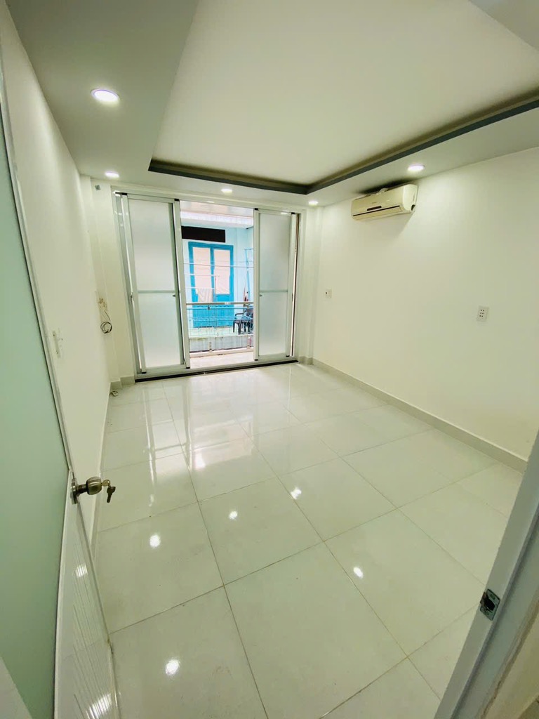 Bán nhà, HXH Trần Hưng Đạo,Q1,gần Bộ CA, DT 30 m2, 4 tầng,gía 6,15 tỷ.