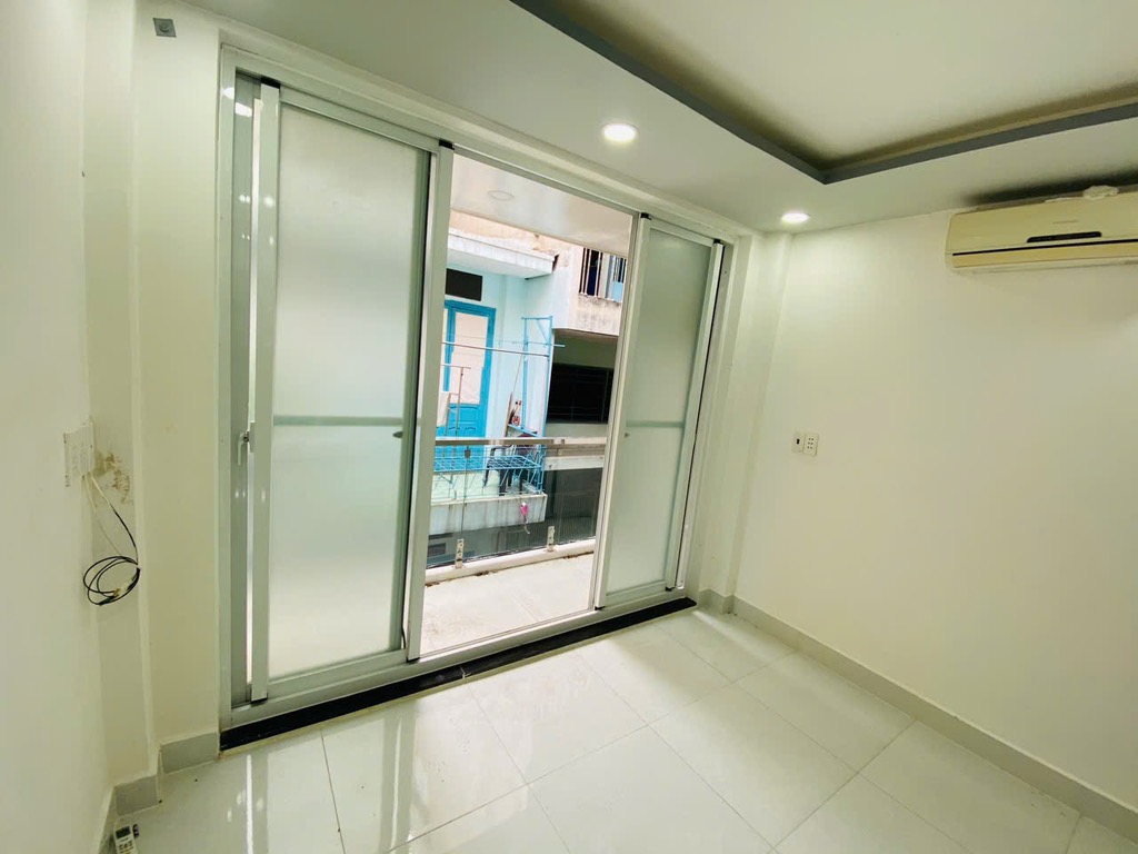 Bán nhà, HXH Trần Hưng Đạo,Q1,gần Bộ CA, DT 30 m2, 4 tầng,gía 6,15 tỷ.