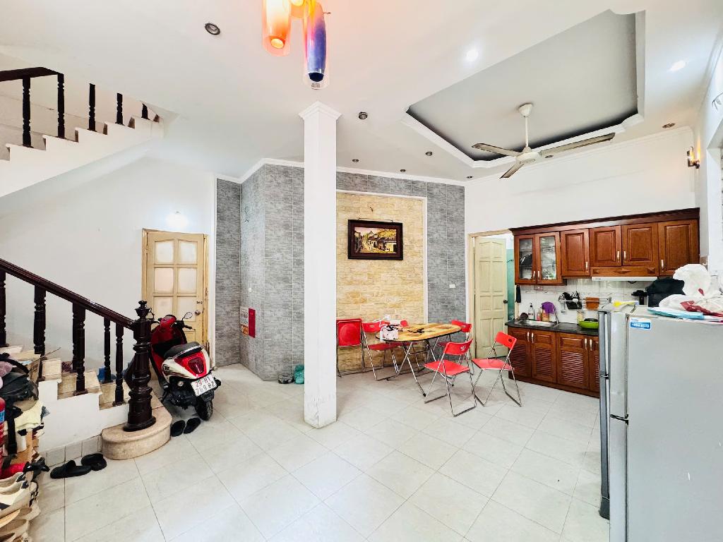 HIẾM ! 42M - 8,x TỶ NHÀ ĐẸP ĐÔNG QUAN - CẦU GIẤY, DÂN XÂY, SÁT PHỐ - Ô TÔ. 0974984929