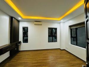 nhà SIÊU ĐẸP phố Dịch Vọng, MẶT NGÕ Ô TÔ, KINH DOANH, LÔ GÓC - 12,x tỷ. 0974984929