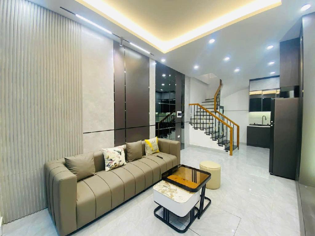 Nhà hiếm - khu vực dân trí cao - ở xướng - nhà đẹp - full nội thất   Dt :32m x 5 tầng - Công năng chuẩn