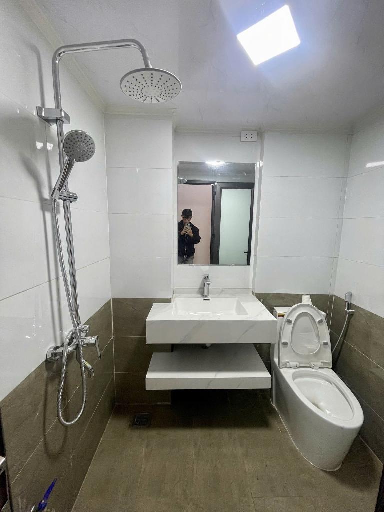  Nhà đẹp đón tết - Tân Mai - Hoàng Mai, Nhà dân xây ở 4 tầng khung,  2 mặt thoáng sáng, ngõ thông ra chợ Tân Mai- Thiết kế; Dt 45mv x 4tầng - Giá Nhỉnh 6tỷ- Dt rộng ,công năng Sd đủ ,ở xướng  + Tầng 1 là Phòng khách, bếp cầu thang giữa.