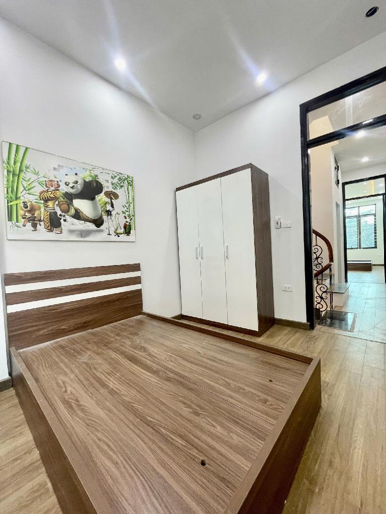  Nhà đẹp đón tết - Tân Mai - Hoàng Mai, Nhà dân xây ở 4 tầng khung,  2 mặt thoáng sáng, ngõ thông ra chợ Tân Mai- Thiết kế; Dt 45mv x 4tầng - Giá Nhỉnh 6tỷ- Dt rộng ,công năng Sd đủ ,ở xướng  + Tầng 1 là Phòng khách, bếp cầu thang giữa.