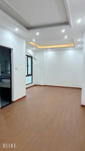 Nhà đẹp ,xây mới ,gần chợ ,oto đỗ cách 101m - Sổ đỏ đẹp pháp lý chuẩn Diện tích 33 m diện tích hàng xóm thân thiện -
