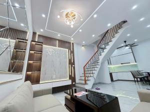 Kim giang - Hoàng mai- Ngõ thông - Nhà đẹp - 30m ra phố chợ -