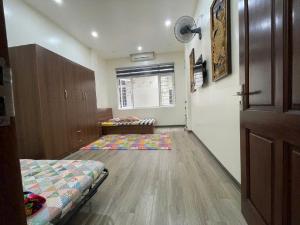Siêu phẩm phân lô - Lê trọng Tấn - oto vào nhà - Đỗ dừng chạy quanh nhà - vị trí cực hiếm nhà bán,khu dân trí cao Dt :35 x5tầng - Nhỉnh 10tỷ -