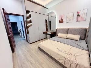 SIÊU PHẨM HOÀNG MAI - NHÀ ĐỊNH CÔNG THƯỢNG - NHÀ 5 MỚI - OTO 5 TẠ ĐỖ CỬA- 10! RA Ô TÔ - HAI THOÁNG- FULL NỘI THẤT HIỆN ĐẠI - SỔ VUÔNG ĐÉT  Thiết kế :48/54 X5TẦNG - 4 NGỦ + VS -VÀI BƯỚC CHÂN RA LÊ TRỌNG TẤN - CÔNG NĂNG ĐỈNH - TIỆN ÍCH BẠT NGÀN - SỔ VUÔNG