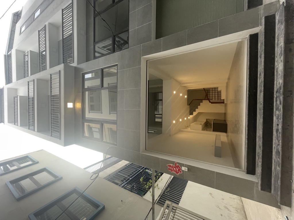 Ban nha Long Bien 40m gia 6 ty xem nhà ngay sdt 0813739610