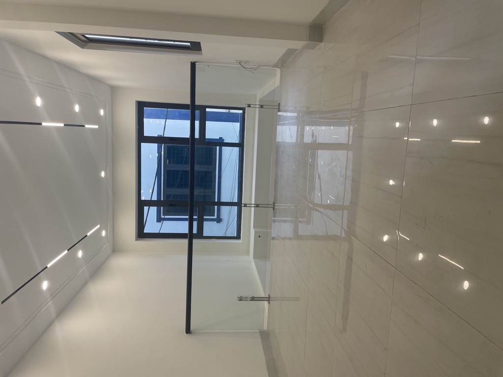 Ban nha Long Bien 40m gia 6 ty xem nhà ngay sdt 0813739610