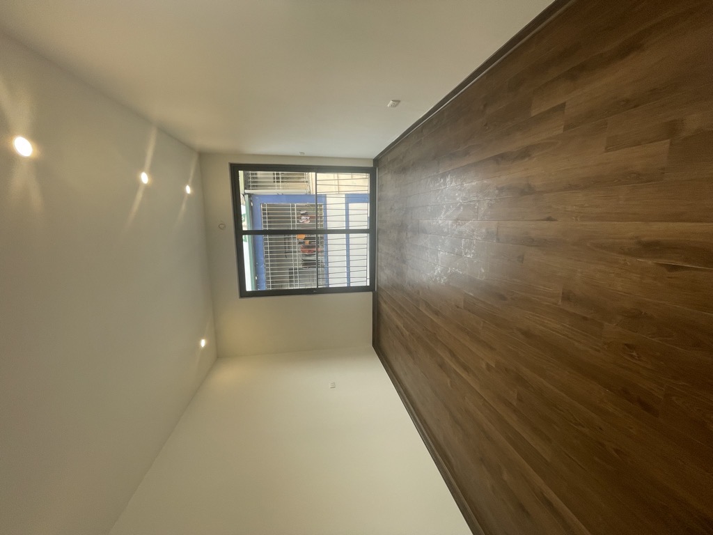 Ban nha Long Bien 40m gia 6 ty xem nhà ngay sdt 0813739610