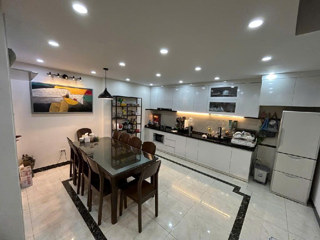 Bán nhà Ba ĐÌnh, gần TTTM Lotte, 30m ra phố, full nội thất đẹp.