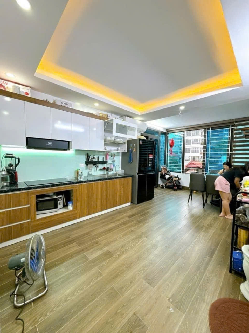 Bán nhà phố Đội Cấn, thang máy, gần ô tô, 8.9 tỷ.