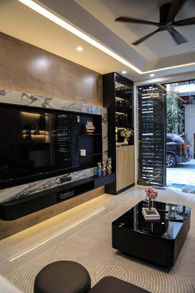HIẾM....Phân lô, ô tô đỗ cửa, 55m2*6T,khu vực nhiều tiện ích. 0988505246.
