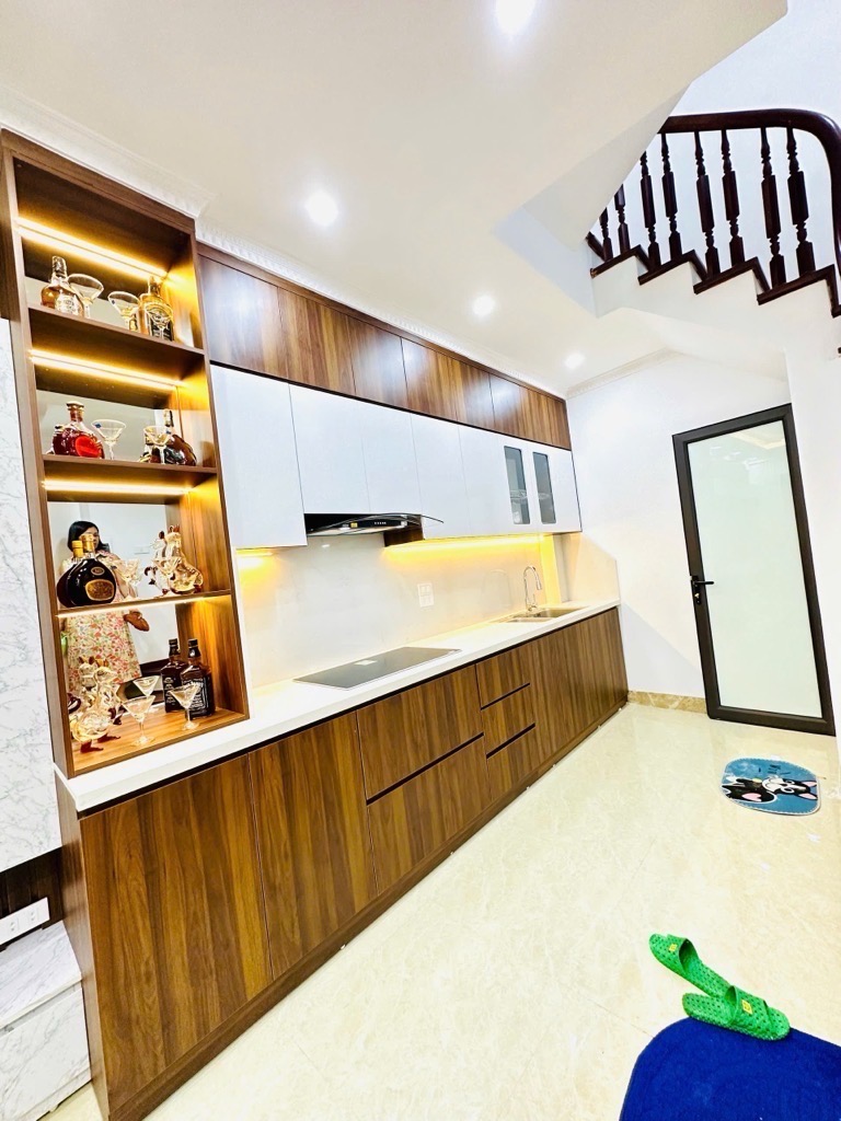 BÁN NHÀ QUẬN CẦU GIẤY - FULL NỘI THẤT - Ô TÔ GẦN - KHU VỰC NHIỀU TRƯỜNG ĐẠI HỌC - 0829217877.
