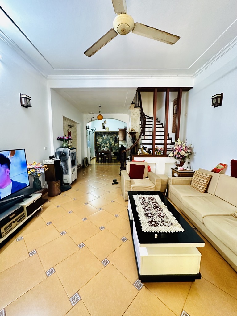 Bán nhà Tứ Liên_Tây Hồ, ô tô đỗ cửa, kinh doanh, mt 4.6 m, 15.8 tỷ. Lh: 0392863486.