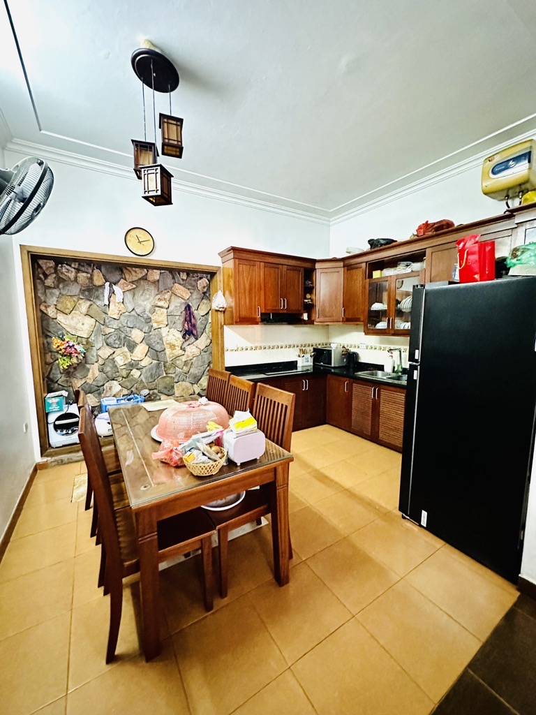 Bán nhà Tứ Liên_Tây Hồ, ô tô đỗ cửa, kinh doanh, mt 4.6 m, 15.8 tỷ. Lh: 0392863486.