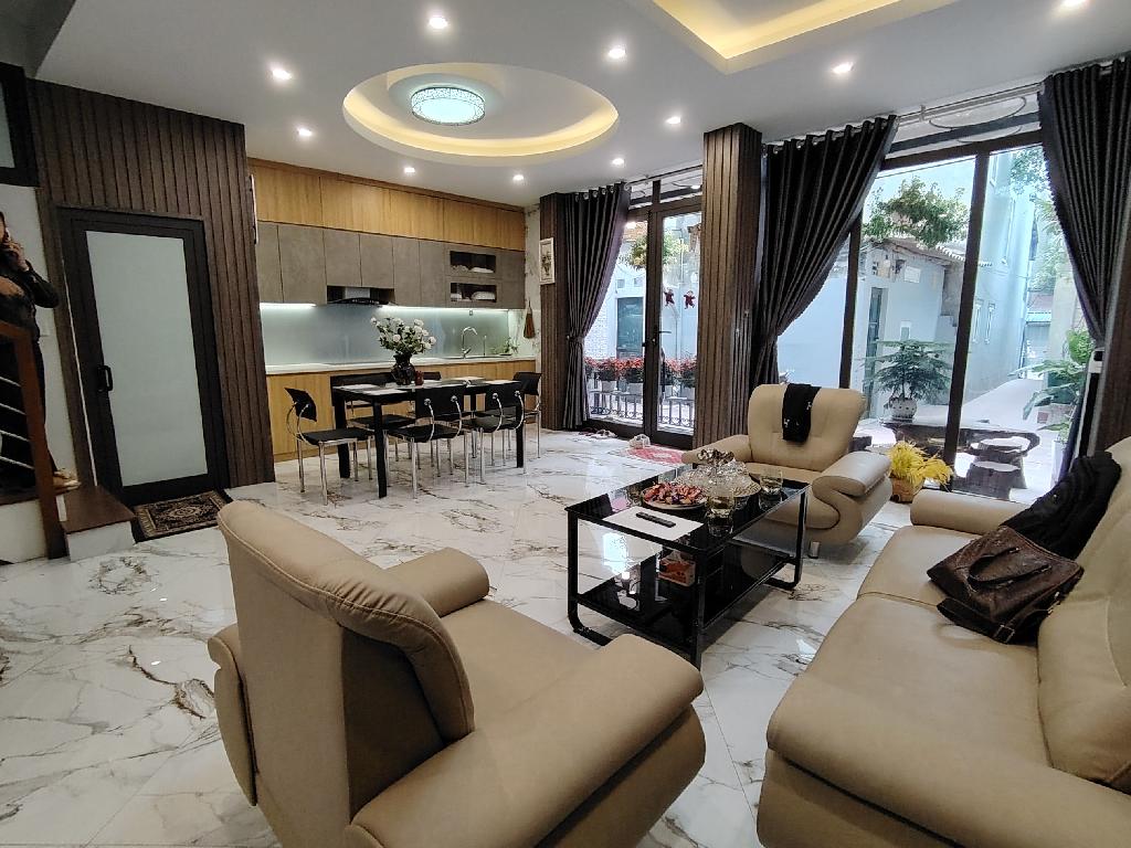 Bán nhà phố Bồ Đề, Long Biên, ô tô đỗ cửa chỉ 8.9 tỷ vs 46m 5T full nội thất. LH: 0392863486.