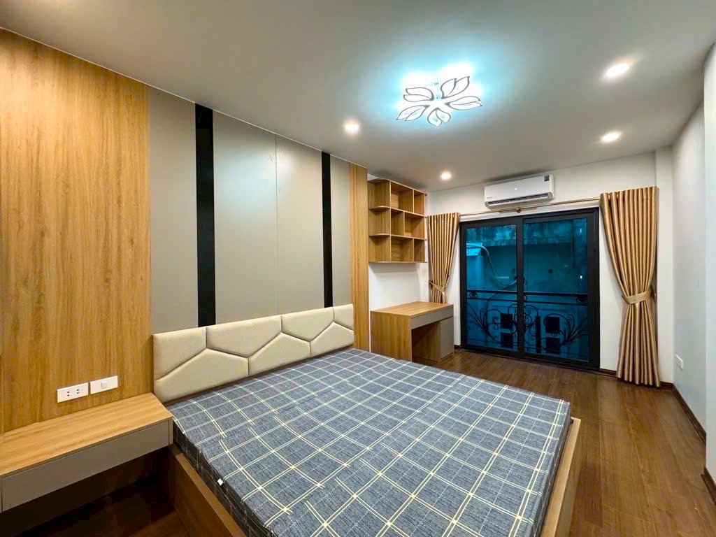 Bán nhà riêng Tôn Đức Thắng, Đống Đa, full nội thất, ô tô, không quy hoạch. Lh: 0392863486.