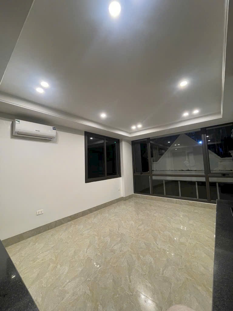 Bán nhà Văn Cao, THANG MÁY, 20m ra ô tô, 10.9 tỷ. Lh: 0392863486.