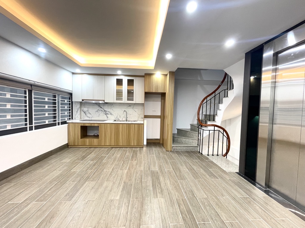 SIÊU PHẨM THÁI HÀ_THANG MÁY_Ô TÔ_FULL NỘI THẤT_12.6 TỶ..