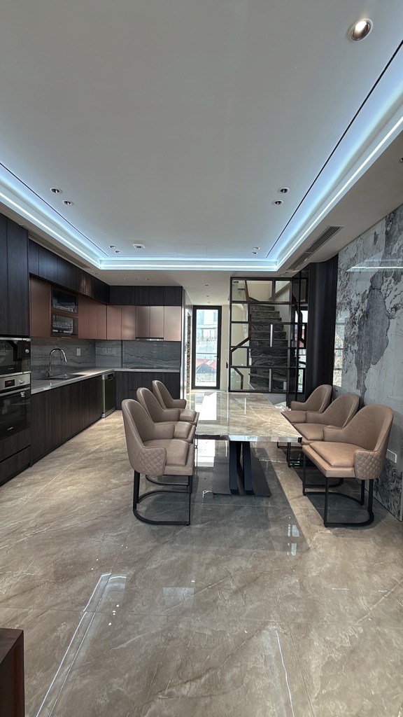 GIÁ TỐT NHẤT THỊ TRƯỜNG_TOÀ VĂN PHÒNG ĐẸP SỊN SÒ 8T GARA Ô TÔ TRÁNH.