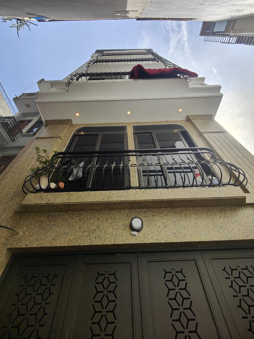 BÁN CHDV PHỐ GIANG VĂN MINH Ô TÔ VÀO CỬA DÒNG TIỀN 100TR/THG.