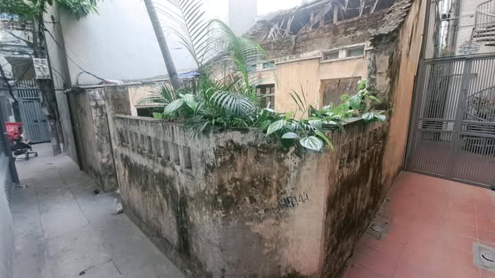 CHÍNH CHỦ BÁN MẢNH ĐẤT VÀNG ĐÀO TẤN. CĂN GÓC 2 MẶT THOÁNG–GẦN PHỐ–XÂY CHDV ĐỈNH.