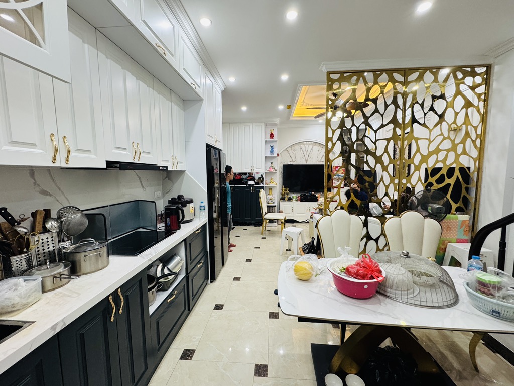 HIẾM BA ĐÌNH KHÔNG QUY HOẠCH–ĐẸP NGÂY NGẤT–FULL NỘI THẤT–Ô TÔ ĐỖ.