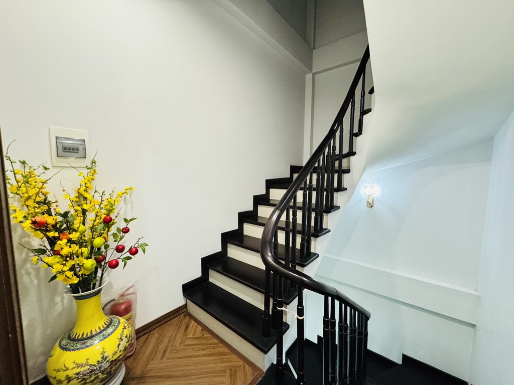 HIẾM BA ĐÌNH KHÔNG QUY HOẠCH–ĐẸP NGÂY NGẤT–FULL NỘI THẤT–Ô TÔ ĐỖ.