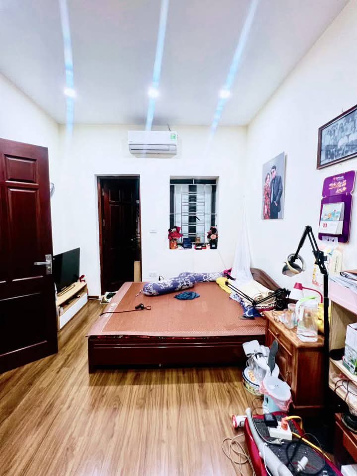 BÁN NHANH nhà lô góc 3 mặt ngõ _ Phố Thái Hà _ GIÁ GIẢM SỐC.