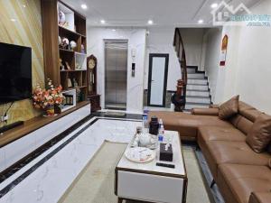 BÁN NHÀ GIANG VĂN MINH - 40M2 - 7T THANG MÁY - 14.8 TỶ. LH: 0988505246.