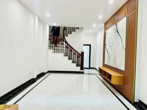 BÁN CĂN NHÀ PHỐ KIM MÃ BA ĐÌNH, Ô TÔ, THANG MÁY, NHIỀU TIỆN ÍCH. LH: 0988505246.