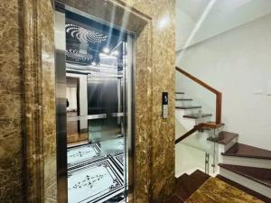 Bán nhà Văn Cao, THANG MÁY, 20m ra ô tô, 10.9 tỷ. Lh: 0392863486.