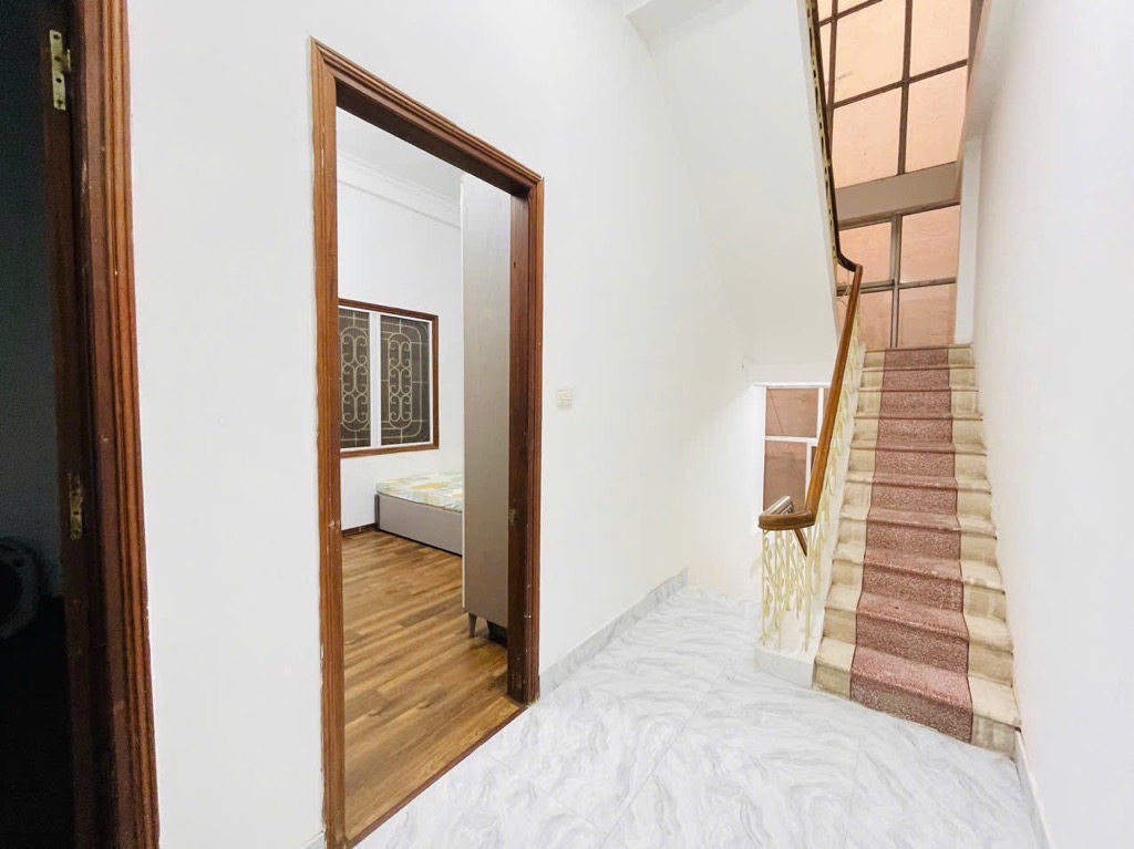Nhà đường Láng – Ngõ nông – Xây đẹp – Giá hợp lí – 65m2 – 3 tầng – 9.4 tỷ