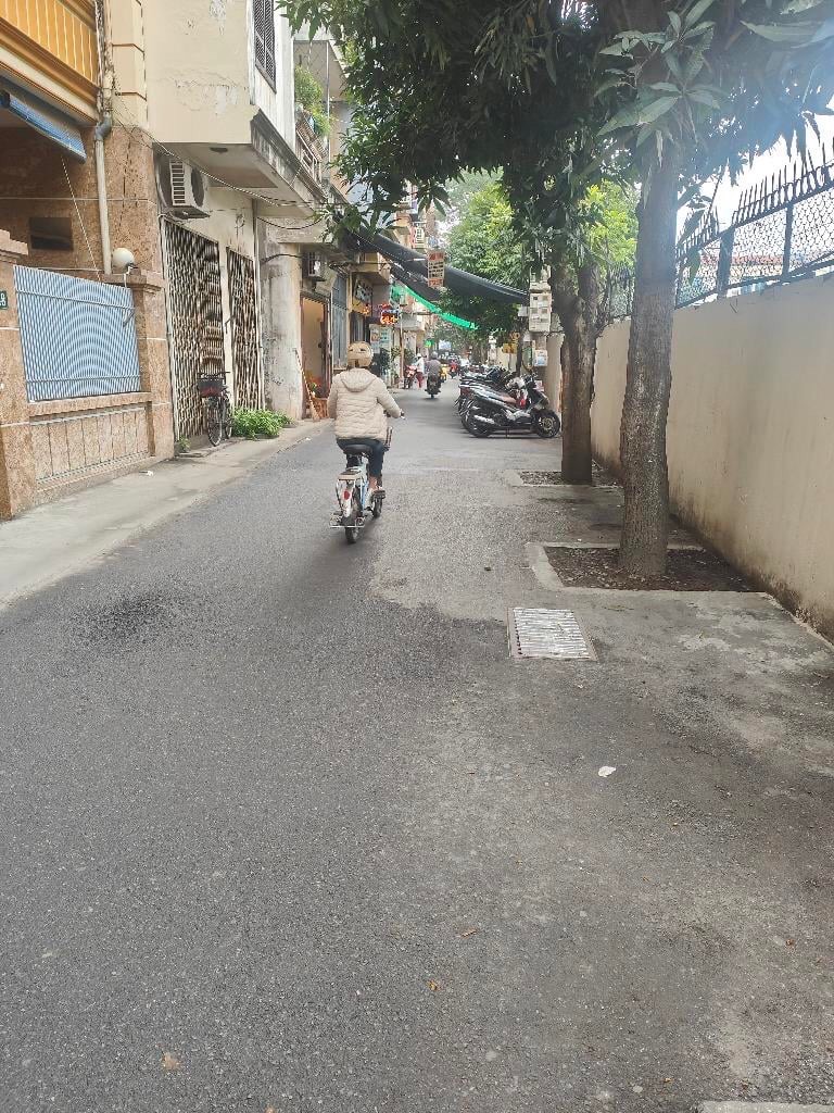Nhà phố Chùa Bộc – Phân lô – Ô tô đỗ cửa – Kinh doanh – 38m2 – 5 tầng – 13 tỷ