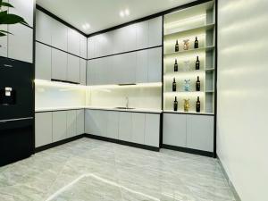 Nhà phố Ngọc Khánh – Ngõ rộng, kinh doanh – Lô góc – Nhà xây đẹp – 40m2 – 4 tầng – 8.2 tỉ