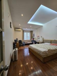 Nhà phố Lương Định Của – Ngõ ô tô – Kinh doanh – 2 thoáng – 55m2 – 4 tầng – 16.6 tỉ